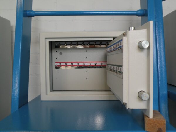 Merk van den Hoven. Sleutelkluis ST-E 28H