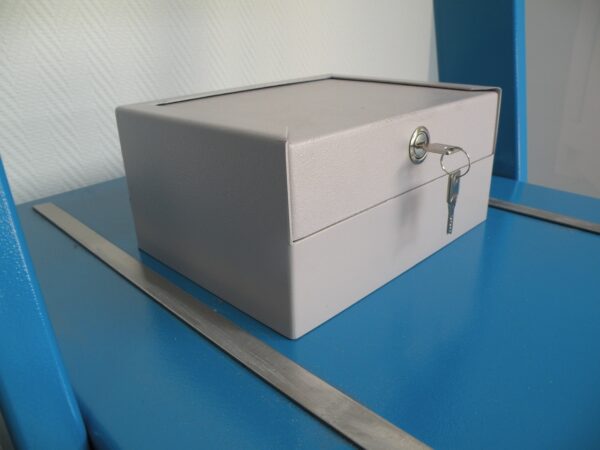 Auto / caravankluis, geschikt voor het opbergen van persoonlijke eigendommen